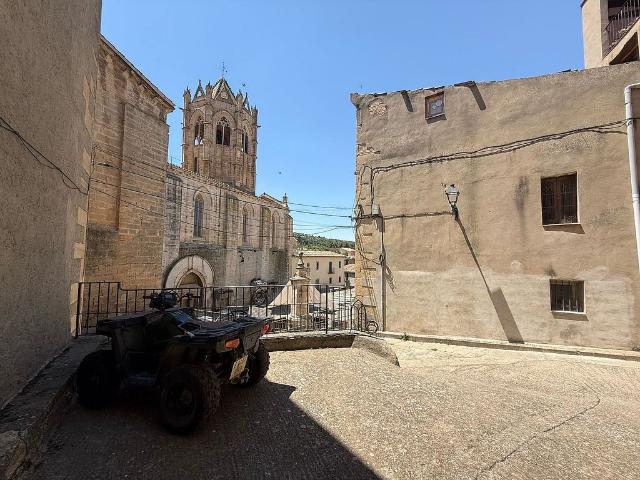 Casa adosada en venta en calle Monestir, Vallbona de les Monges, de 705 m² 11 habitaciones por 125.000
