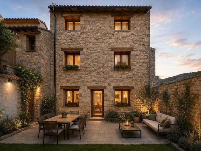Casa adosada en venta en calle Major, Baronia de Rialb, la, de 290 m² 7 habitaciones por 177.350