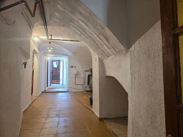 Casa adosada en venta en calle Major, Darnius, de 281 m² 4 habitaciones por 330.000