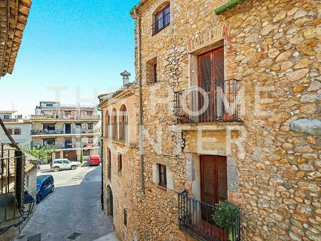 Casa adosada en venta en calle Major, Ventalló, de 402 m² 4 habitaciones por 370.000