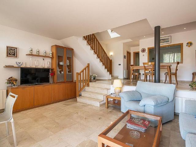 Casa adosada en venta en calle Manel Carrasco i Formiguera, Girona, de 139 m² 3 habitaciones por 625.000