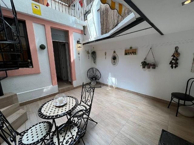 Casa adosada en venta en calle Margarit, Barcelona, de 160 m² 3 habitaciones por 690.000