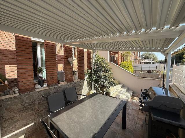 Casa adosada en venta en calle Mare Deu Queralt, Santa Eulàlia de Ronçana, de 175 m² 4 habitaciones por 370.000