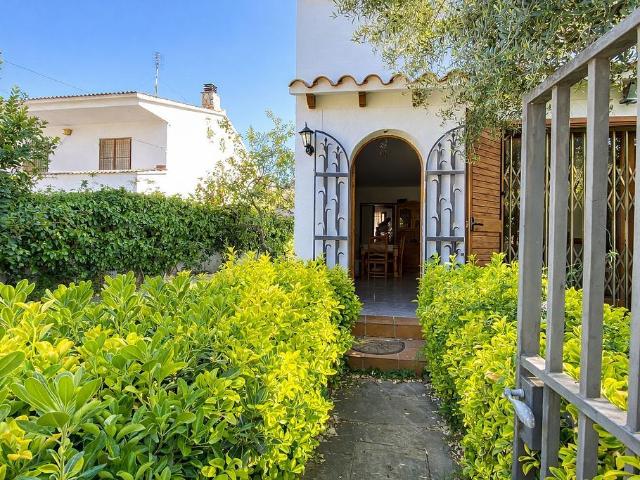Casa adosada en venta en calle Marinada, Vendrell, El, de 120 m² 4 habitaciones por 350.000
