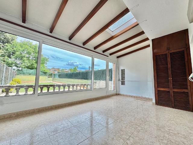 Casa adosada en venta en calle Mas Catofa, Girona, de 119 m² 4 habitaciones por 495.000