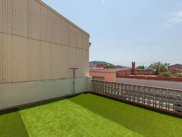 Casa adosada en venta en calle Mila I Fontanals, Sallent, de 112 m² 5 habitaciones por 235.000