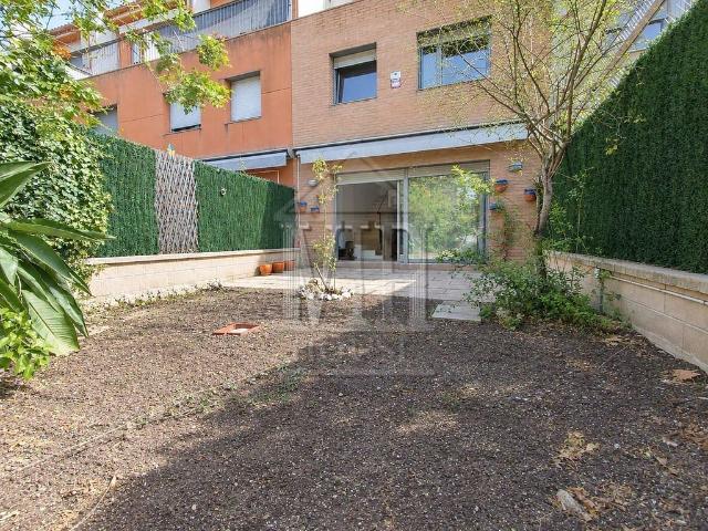 Casa adosada en venta en calle Minerva, Badalona, de 135 m² 3 habitaciones por 655.000