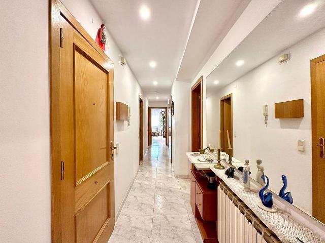 Casa adosada en venta en calle Nou, Torelló, de 775 m² 3 habitaciones por 390.000
