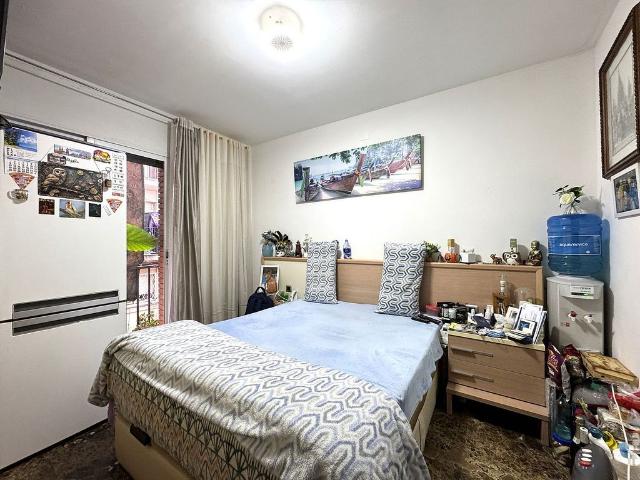 Casa adosada en venta en calle Sant Eduard, Santa Coloma de Gramanet, de 182 m² 5 habitaciones por 429.000