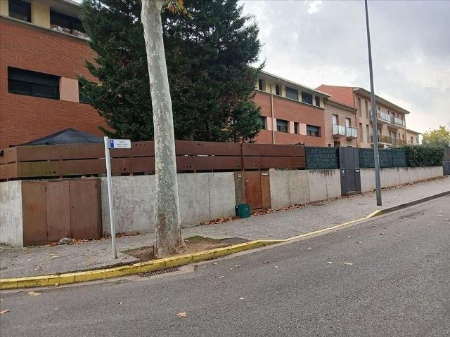 Casa adosada en venta en calle Sant Julià, Sarrià de Ter, de 127 m² 4 habitaciones por 280.000