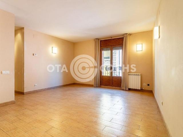 Casa adosada en venta en calle Sant Llorenç, Prades, de 284 m² 7 habitaciones por 340.000