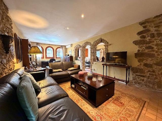 Casa adosada en venta en calle Sant Sebastia, Corçà, de 235 m² 3 habitaciones por 690.000