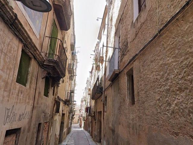 Casa adosada en venta en calle Santa Marina, Valls, de 177 m² 3 habitaciones por 48.000