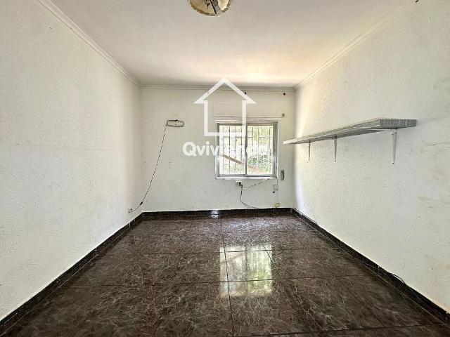 Chalet en venta en calle Sentmenat, Cerdanyola del Vallès, de 60 m² 3 habitaciones por 259.000