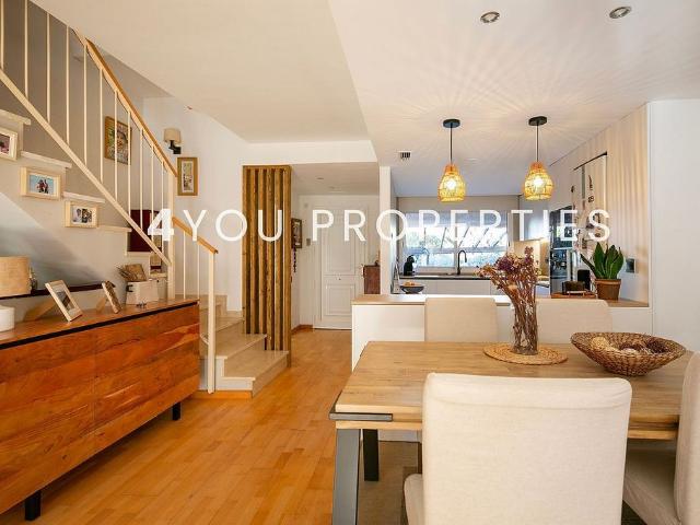 Casa adosada en venta en calle Passei del Marall, Sitges, de 191 m² 5 habitaciones por 680.000