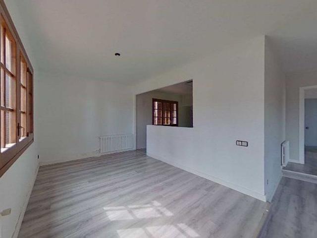 Casa adosada en venta en calle Pep Ventura, Vendrell, El, de 337 m² 4 habitaciones por 365.000
