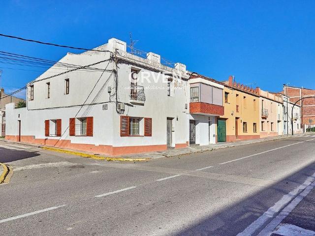 Casa adosada en venta en calle Prat de la Riba, Sant Jaume dels Domenys, de 168 m² 4 habitaciones por 176.000