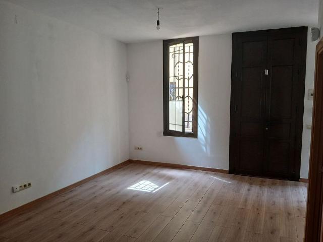 Casa adosada en venta en calle Progrés, Hospitalet de Llobregat, L´, de 35 m² 1 habitación por 210.000