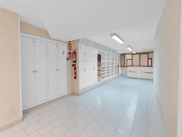 Casa adosada en venta en calle Rocabertí, Figueres, de 275 m² 1 habitación por 149.000