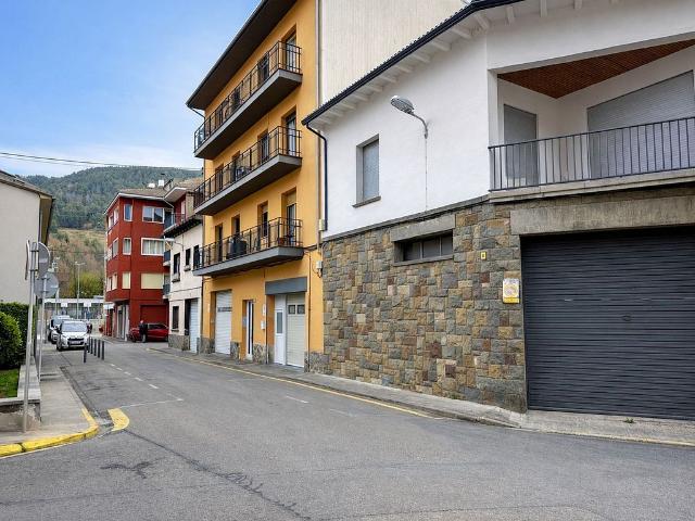 Casa adosada en venta en calle Roser, Campdevanol, de 93 m² 4 habitaciones por 295.000