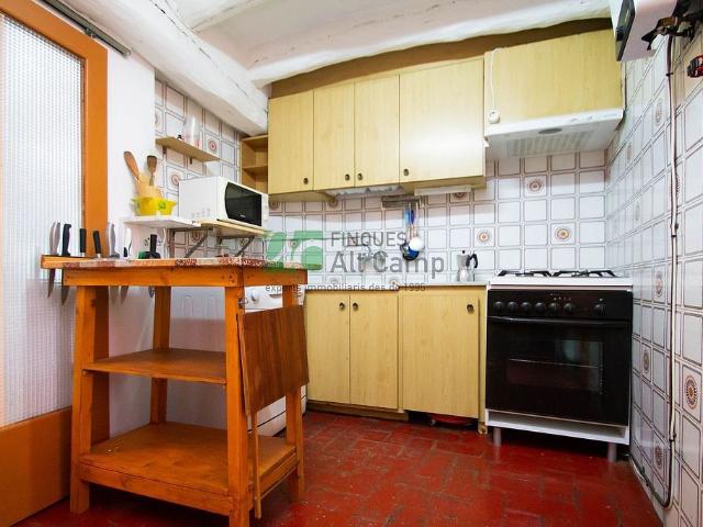 Casa adosada en venta en calle Raval de la Creu, Cabra del Camp, de 135 m² 3 habitaciones por 58.000