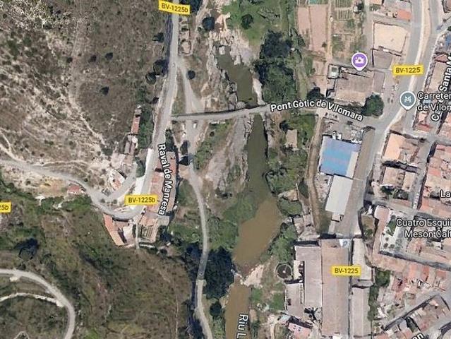 Casa adosada en venta en calle Raval de Manresa, Manresa, de 69 m² 2 habitaciones por 33.000