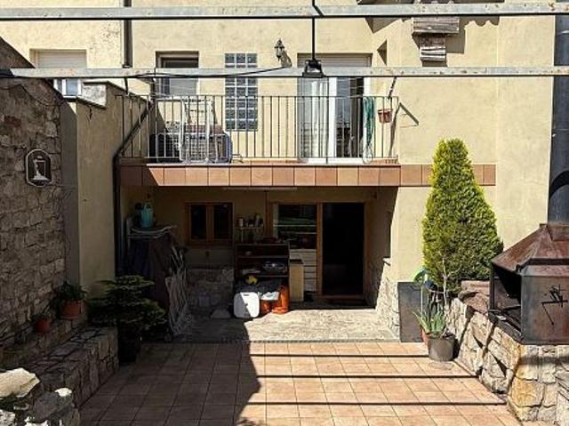 Casa adosada en venta en calle Raval Santa Eulàlia, Santa Maria d´Oló, de 154 m² 4 habitaciones por 269.000