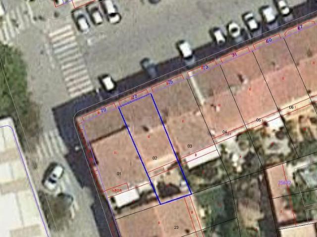 Casa adosada en venta en calle Torras I Bages, Salt, de 150 m² 4 habitaciones por 199.000