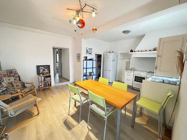 Casa adosada en venta en calle Un, Camarles, de 140 m² 4 habitaciones por 140.000