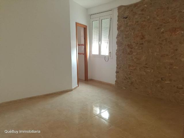 Casa adosada en venta en calle Del Pantà, Valls, de 286 m² 2 habitaciones por 135.000