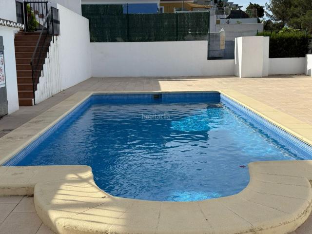 Casa adosada en venta en Calp, La Empedrola. Chalet pareado en Empedrola con vistas panoramicas a las montañas. Casas adosadas.