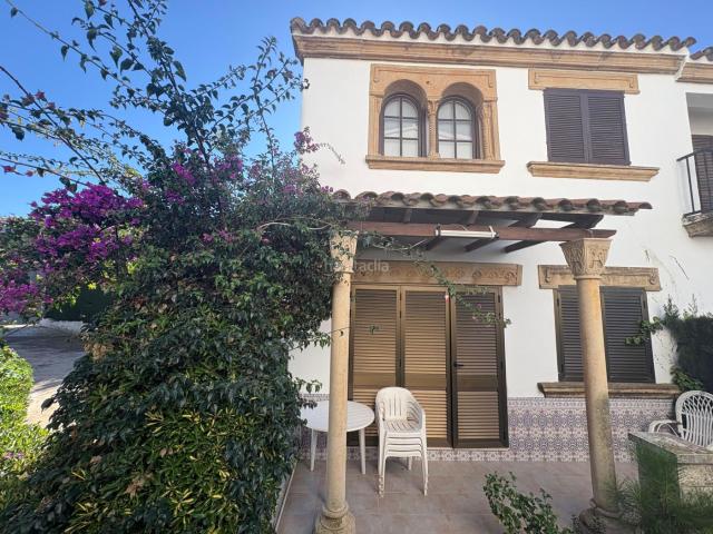 Casa adosada en venta en Cambrils, Jardins de Vilafortuny Mas d'en Bosch Costa Dorada. Adosado con gran jardín privado y piscina comunitaria. Casas adosadas.