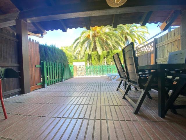 Casa adosada en venta en Cambrils, Regueral Prat d'en Forés Costa Dorada. Adosado de 112 m² a tan solo 250 del Mar. Casas adosadas.