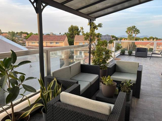 Casa adosada en Venta en Campolivar