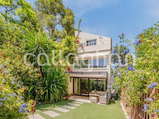 Casa adosada en Venta en Campolivar