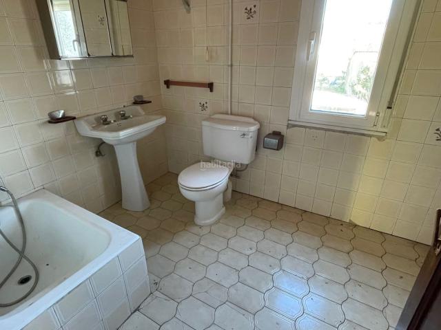 Casa adosada en venta en Camponaraya. Casas adosadas.