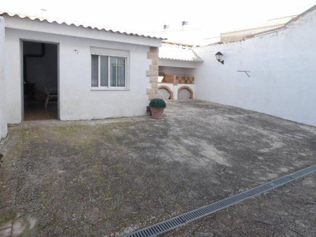 Casa adosada en Venta en Camporrobles
