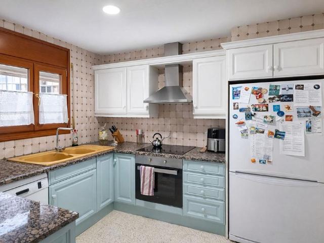 Casa adosada en venta en calle Balmes, Campdevanol, de 122 m² 4 habitaciones por 370.000