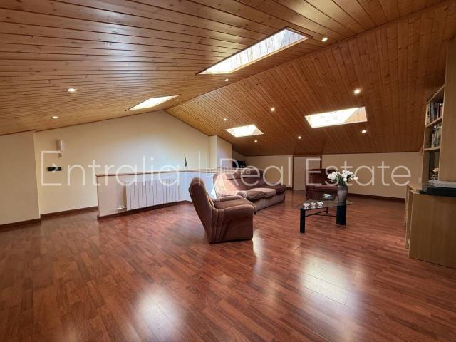 Casa adosada en venta en Campdevànol Pirineos. Casa en venta en Campdevànol. Casas adosadas.