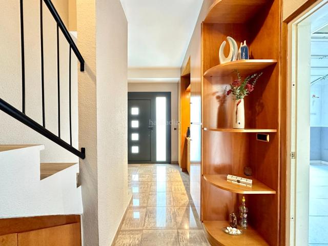 Casa adosada en venta en Campdevànol Pirineos. Preciosa casa reformada a Campdevànol. Casas adosadas.