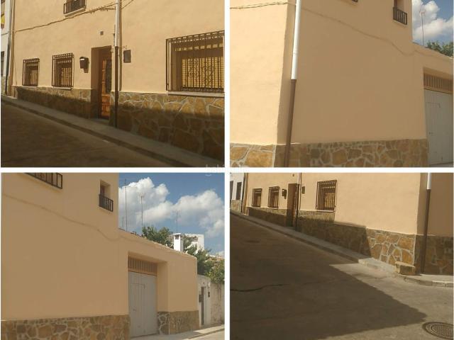 Casa adosada en venta en Campillo de Altobuey. PRECIOSA VIVIENDA ZONA MANCHUELA. Casas adosadas Campillo de.
