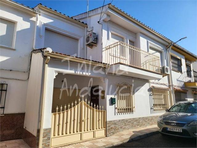 Casa adosada en Venta en Campillos
