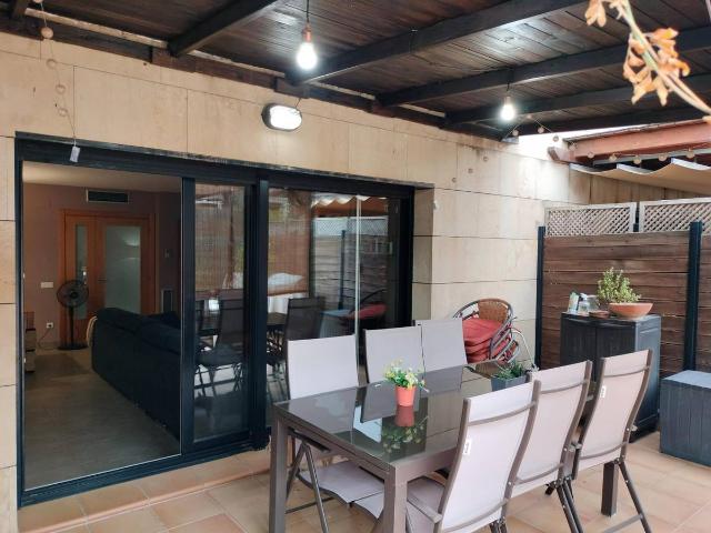 Casa adosada en Venta en Can Llong