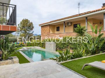 Casa adosada en Venta en Can Parellada