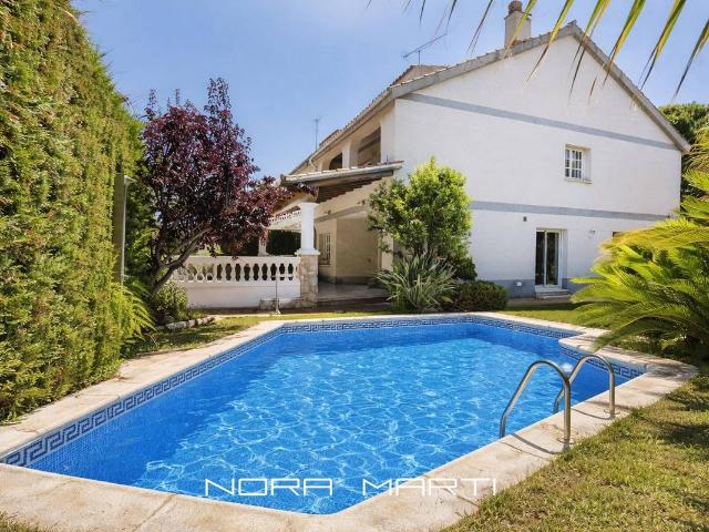 Casa adosada en Venta en Can Sans