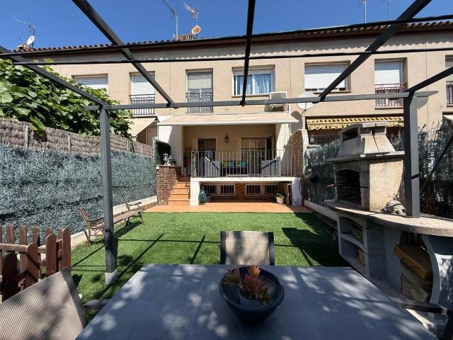 Casa adosada en Venta en Can Serra