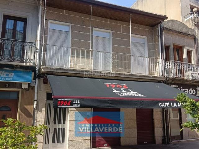 Casa adosada en venta en Cangas, Cangas Pueblo. EN EXCLUSIVA. SE VENDE EDIFICIO HISTÓRICO EN EL CASCO VIEJO DE CANGAS DE MORRAZO. LOCAL ARRENDADO. POSIBILIDAD DE HOSTALAPARTAMENT. Casas adosadas.