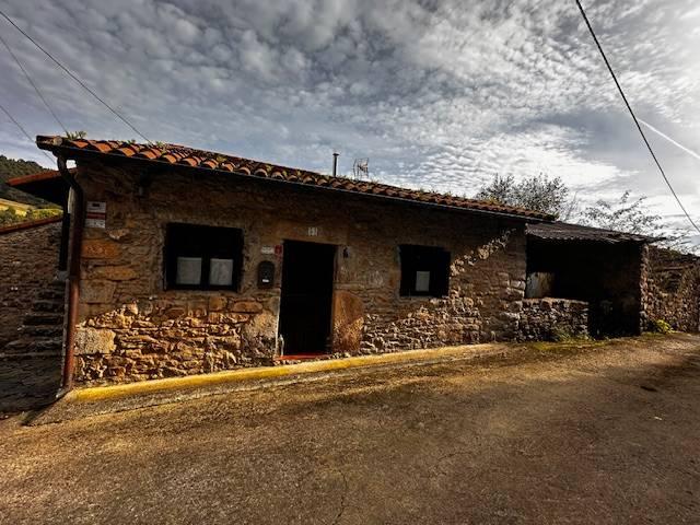 Casa adosada en Venta en Candamo