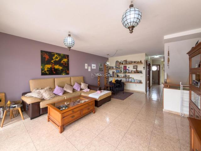Casa adosada en venta en Candelaria, Cuevecitas Malpaís. Adosado en Candelaria confort, estilo y ubicacion privilegiada. Casas adosadas.