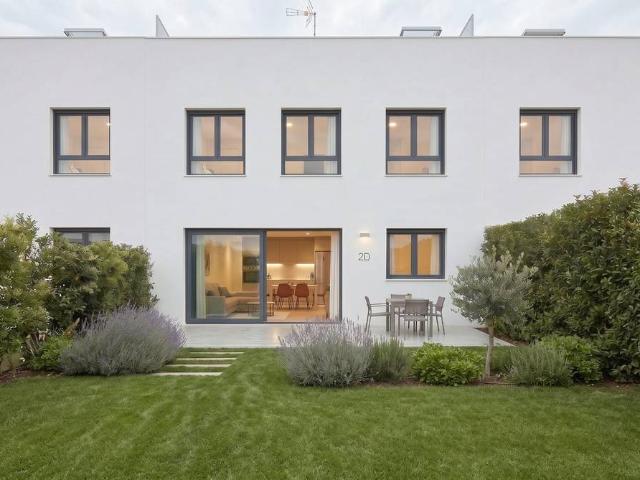Casa adosada en Venta en Canovelles
